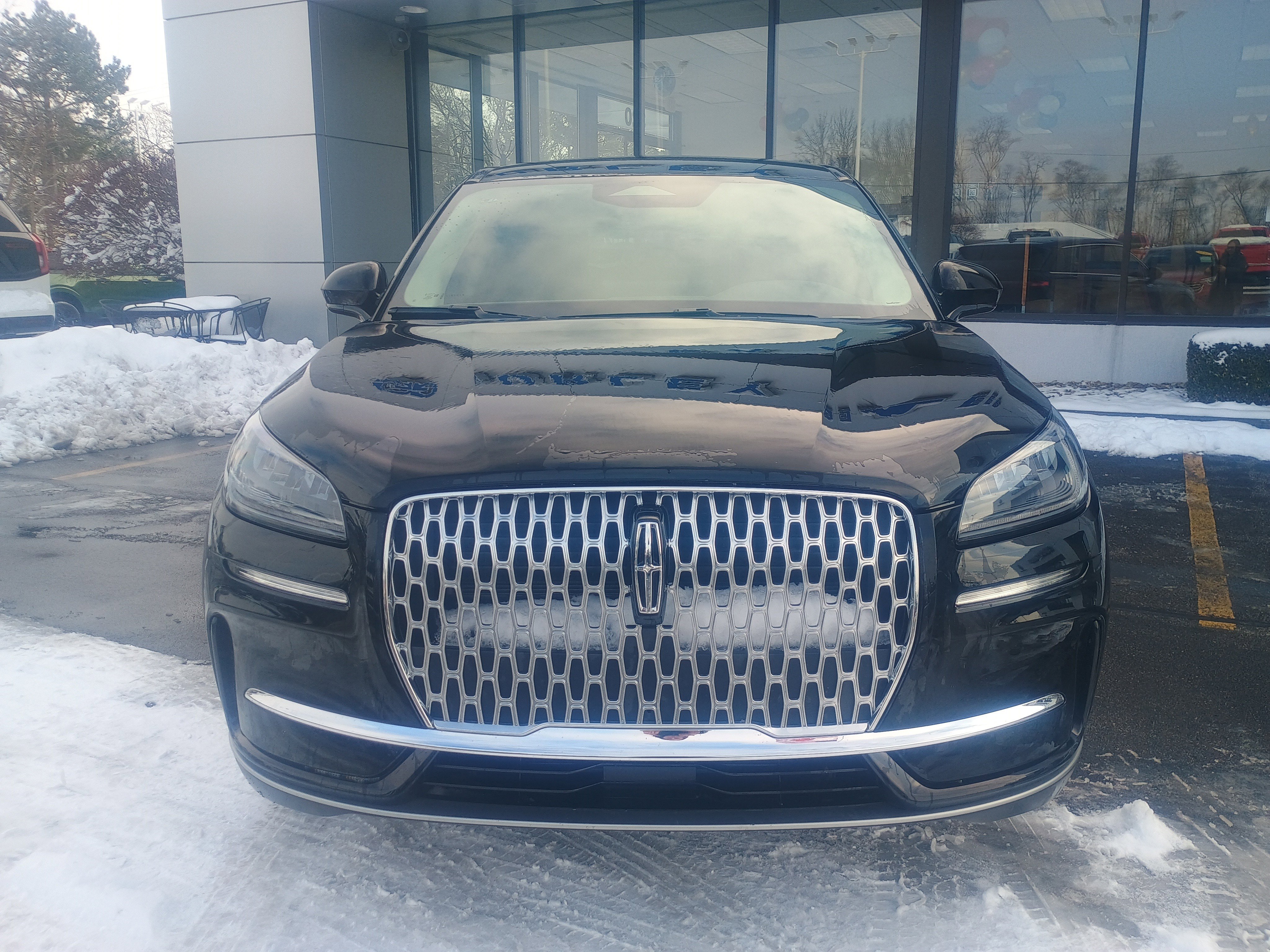 Used 2025 Lincoln Corsair AWD image 2