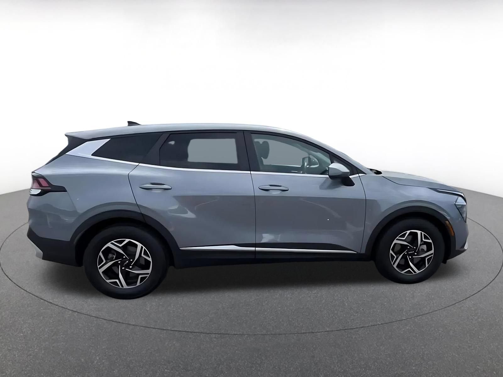 Used 2025 Kia Sportage LX FWD image 13