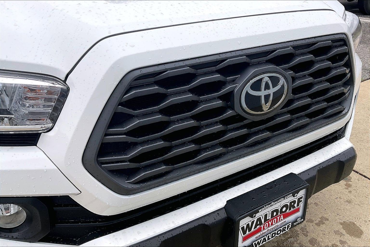 Used 2023 Toyota Tacoma TRD Off-Road w/ Technology Package AWD/4WD image 34