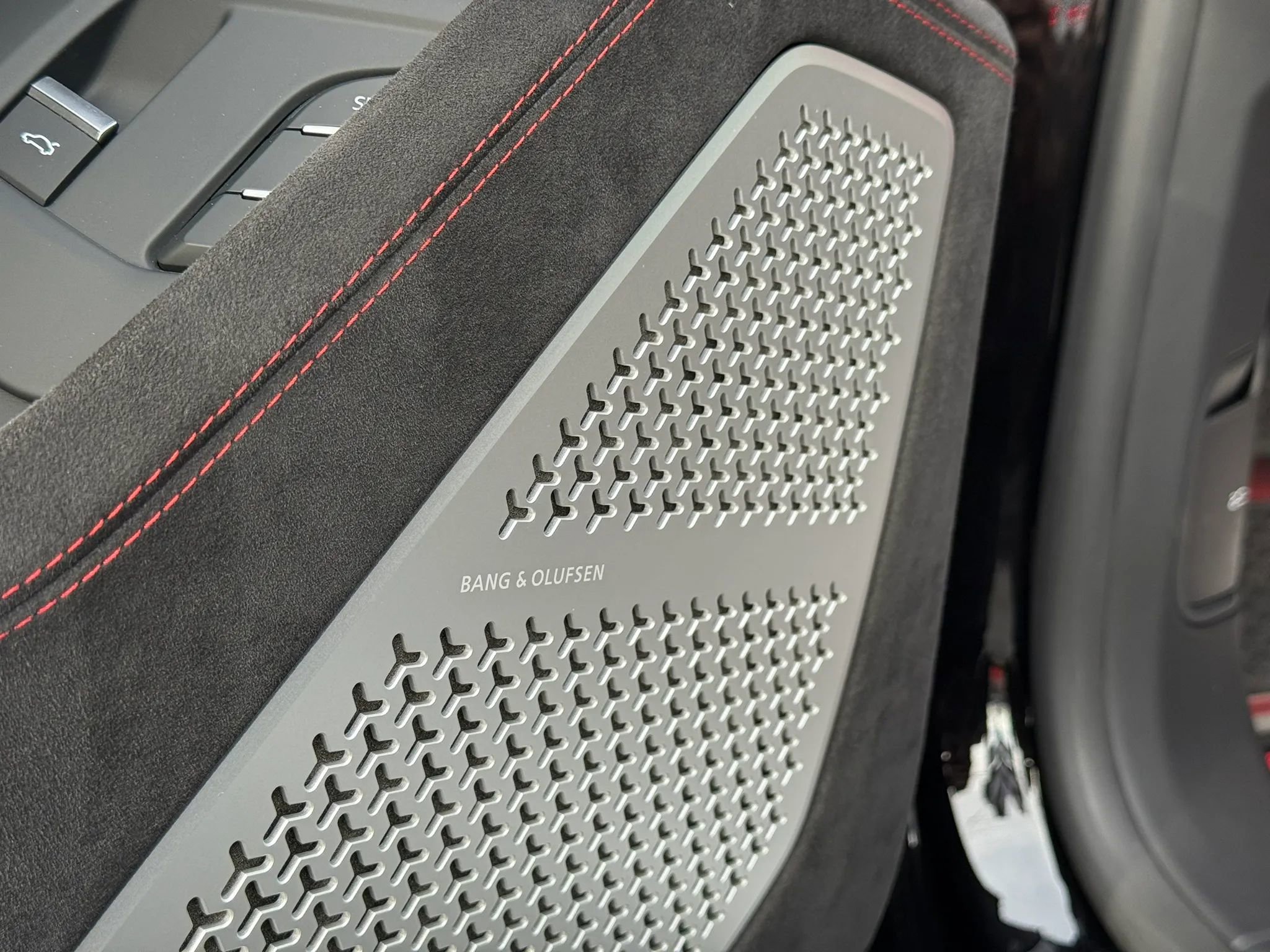 Used 2024 Lamborghini Urus S image 39