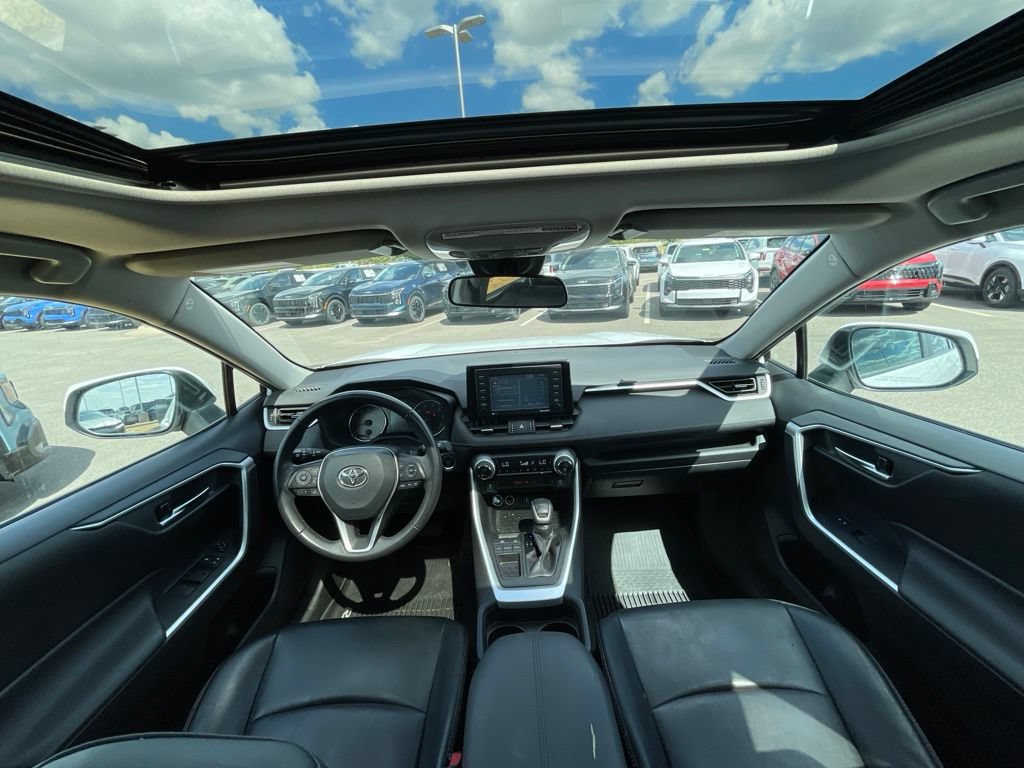 Used 2020 Toyota RAV4 XLE Premium FWD image 18