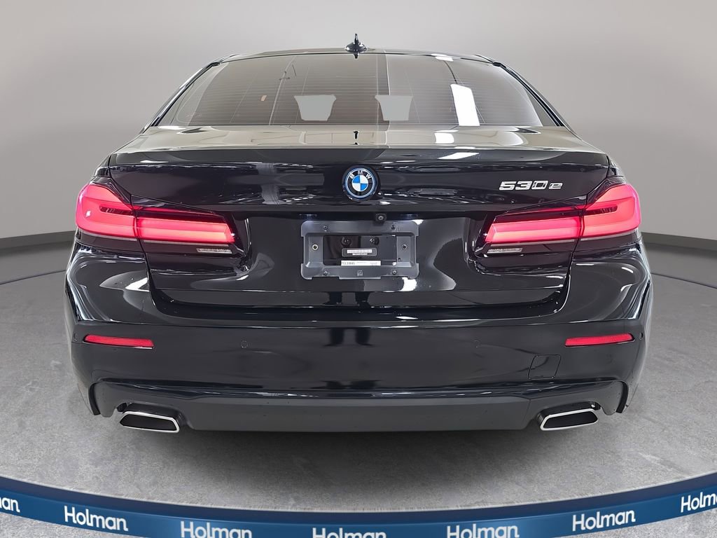 Used 2023 BMW 530e w/ Convenience Package image 8
