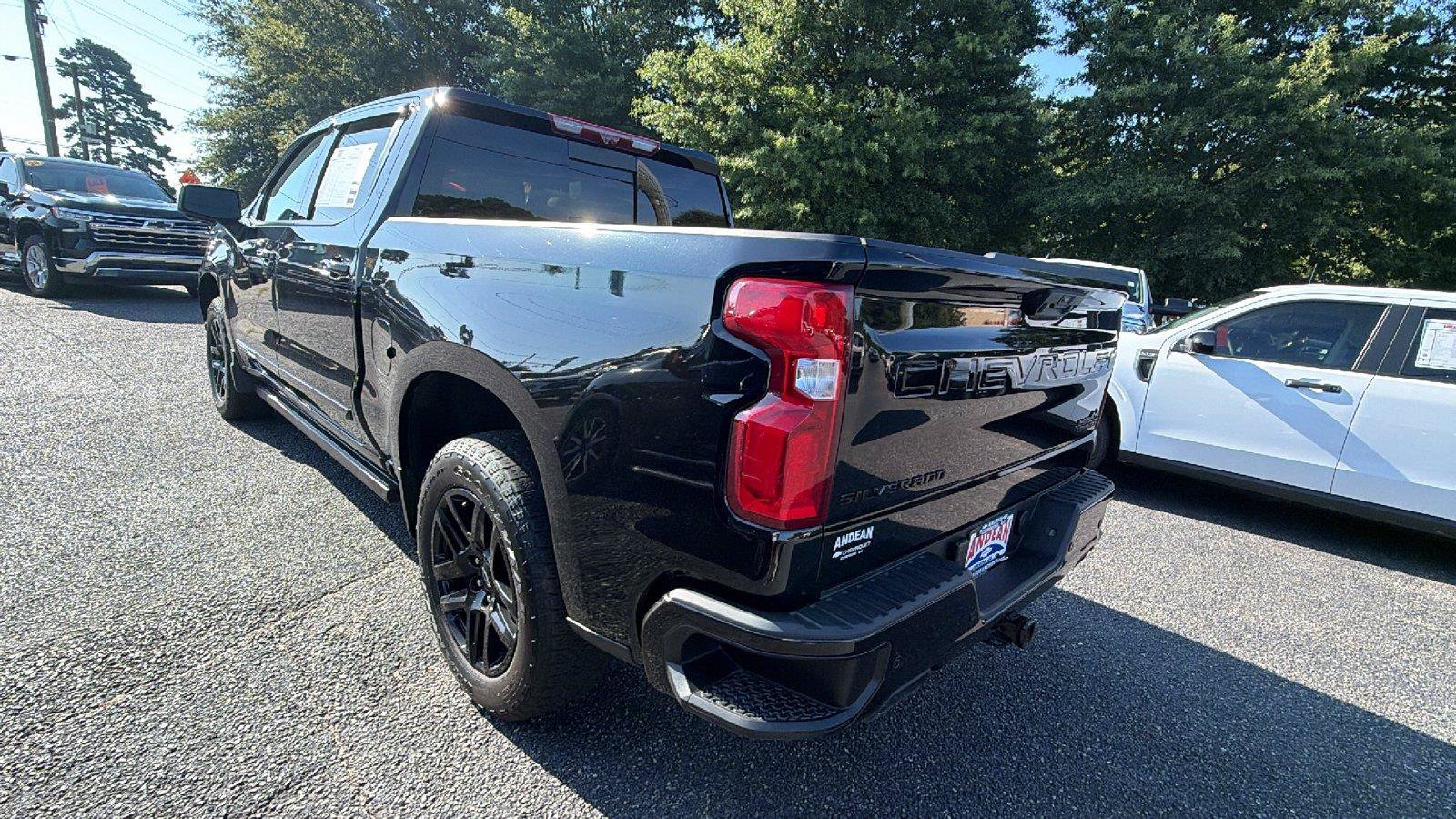 Used 2024 Chevrolet Silverado 1500 High Country w/ Midnight Edition AWD/4WD image 11