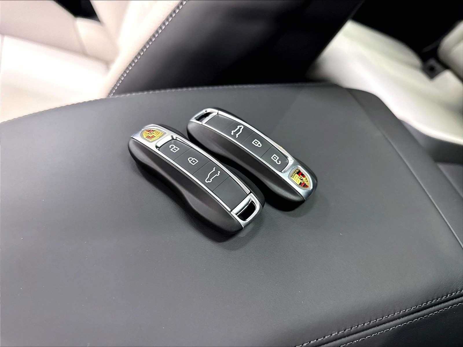 New 2026 Porsche Cayenne S AWD/4WD image 17