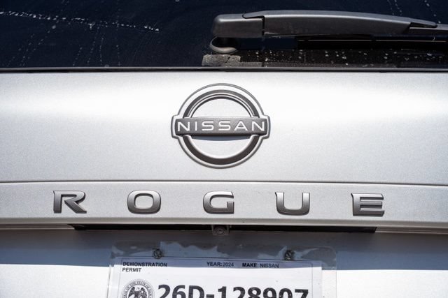 Used 2024 Nissan Rogue S AWD/4WD image 10