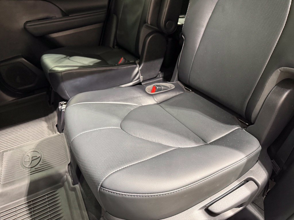 Certified 2021 Toyota Highlander Limited AWD/4WD image 21