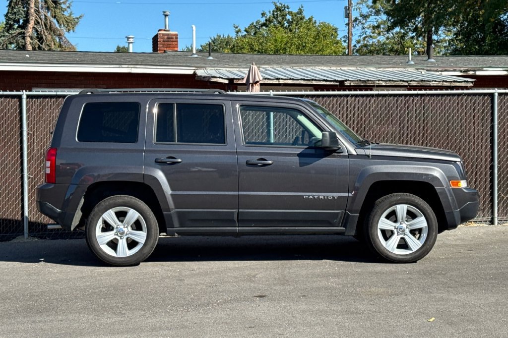 Used 2016 Jeep Patriot Sport w/ Power Value Group AWD/4WD image 3