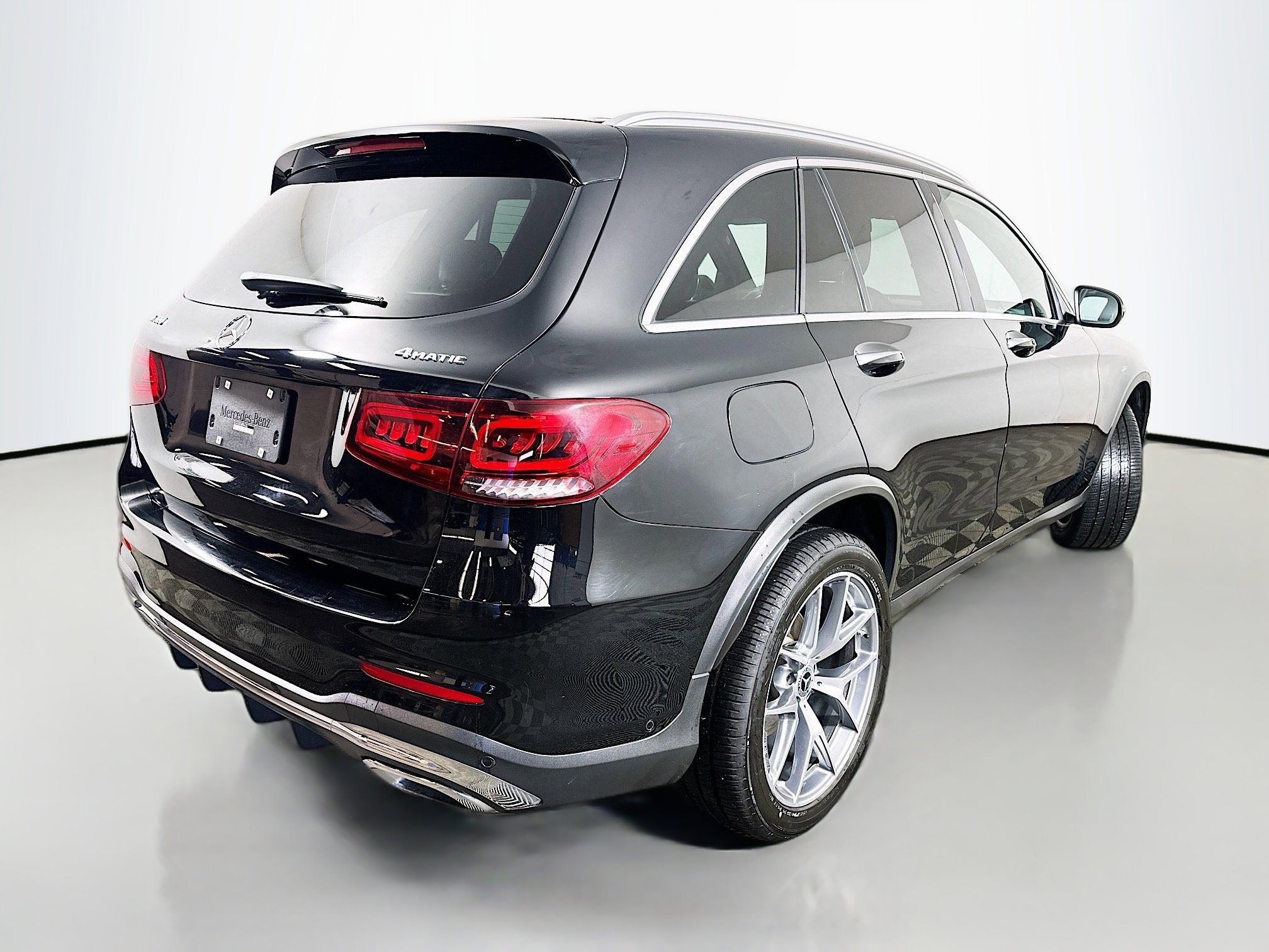 Used 2021 Mercedes-Benz GLC 300 4MATIC image 7
