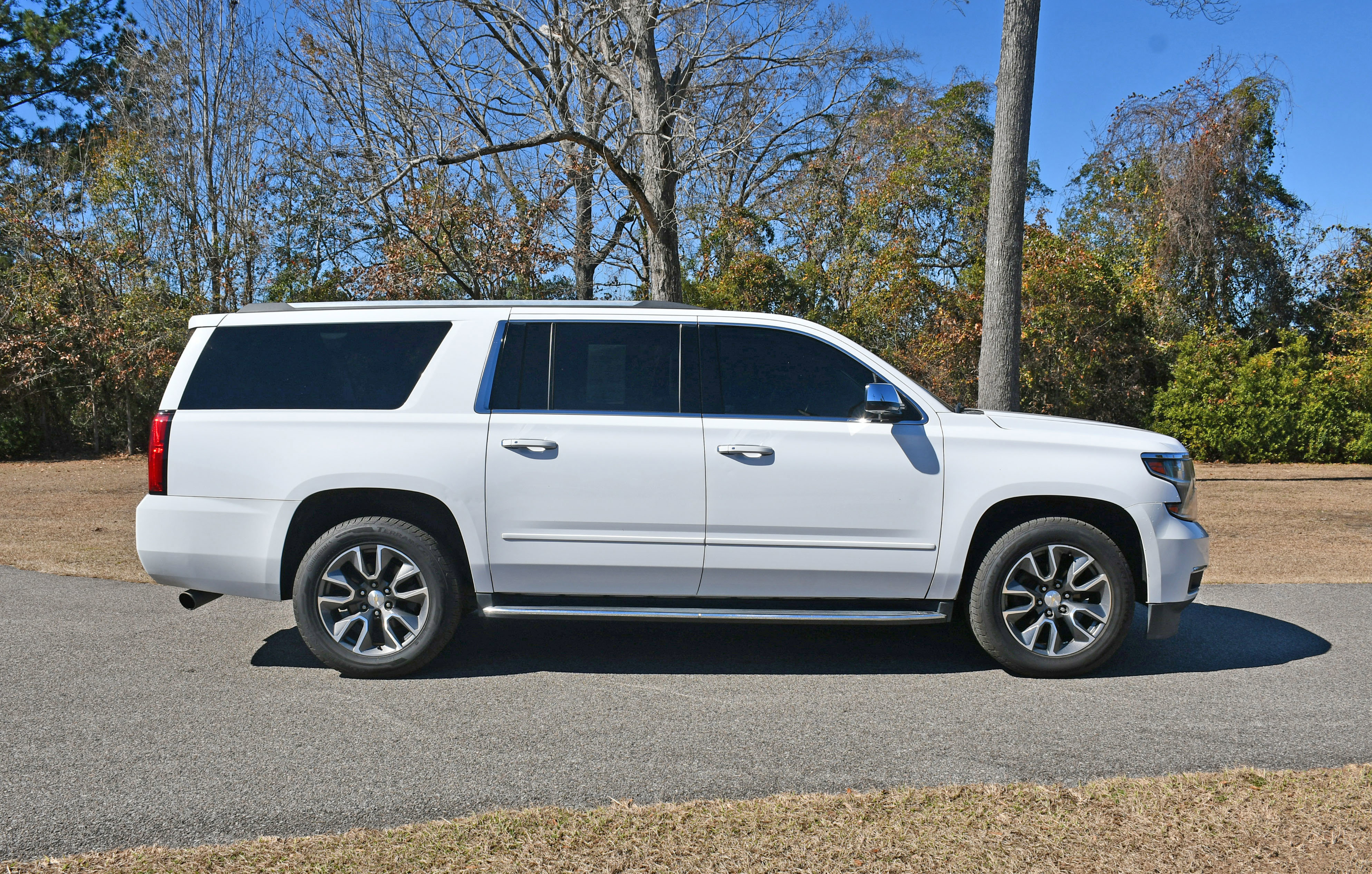 Used 2017 Chevrolet Suburban Premier image 5