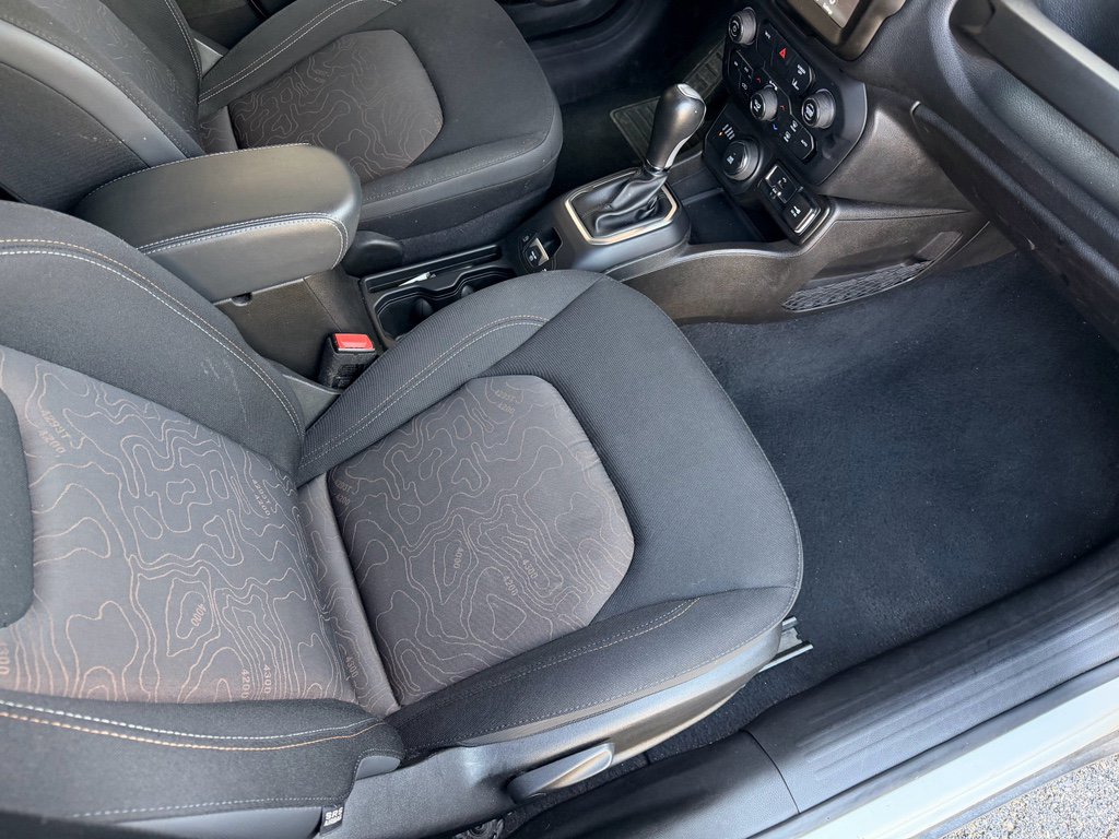 Used 2023 Jeep Renegade Latitude image 31