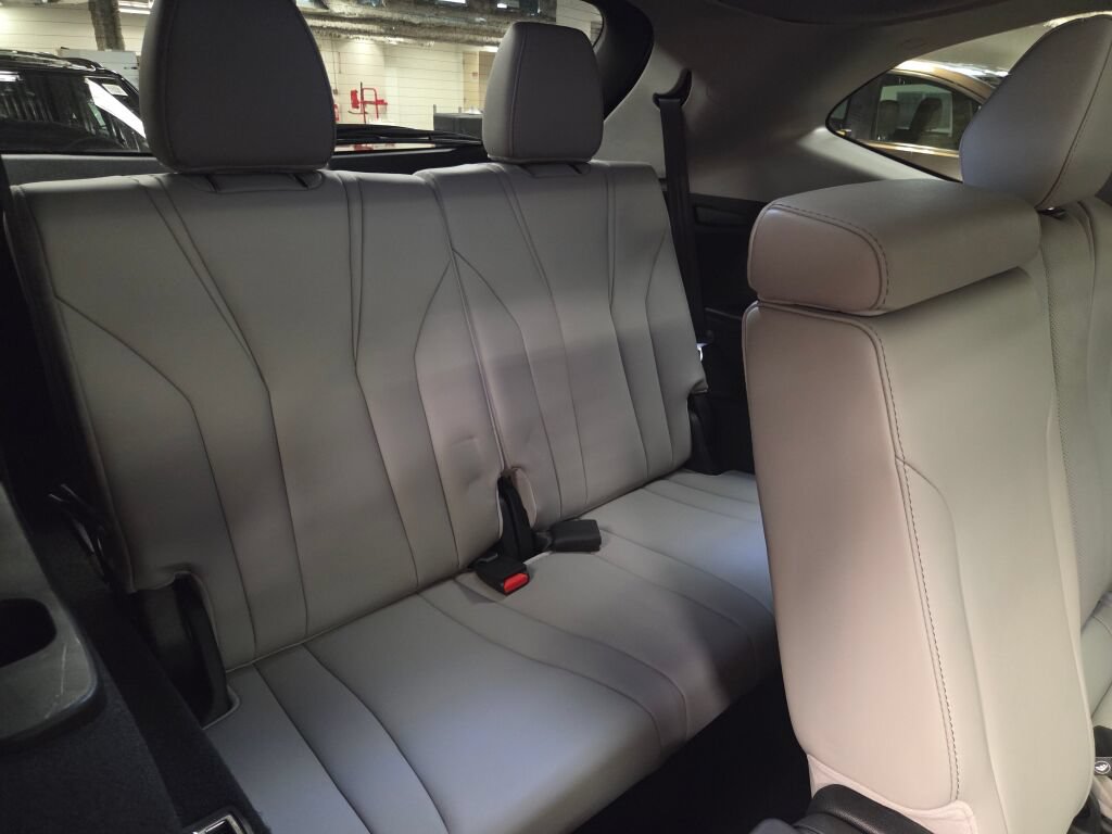 Certified 2023 Acura MDX w/ Technology Package AWD/4WD image 38