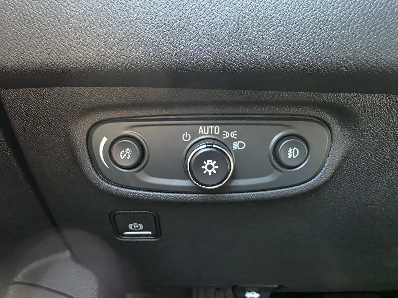 Used 2024 GMC Terrain SLT image 22