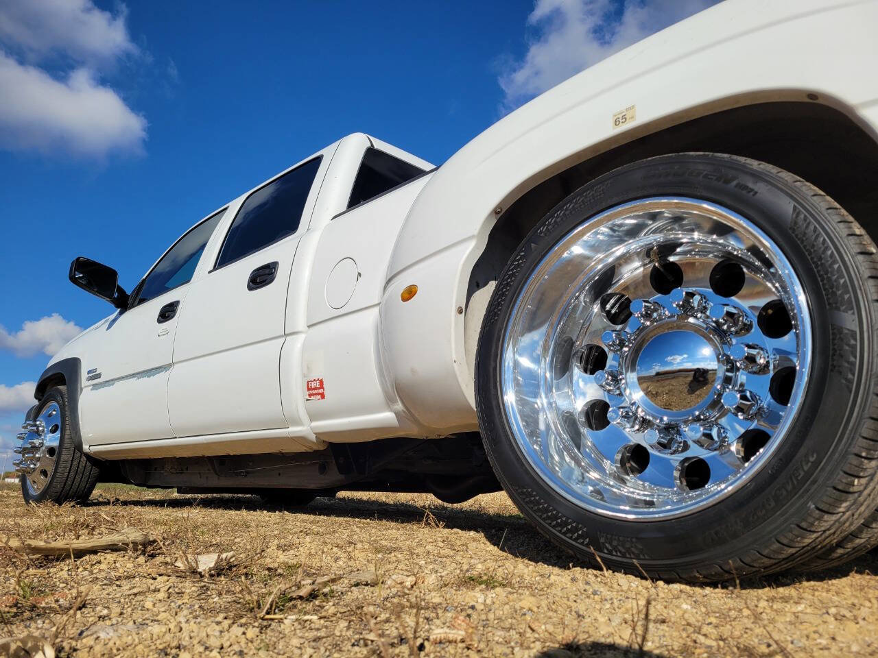 Used 2007 Chevrolet Silverado 3500 2WD Crew Cab w/ Heavy-Duty Power Package image 4