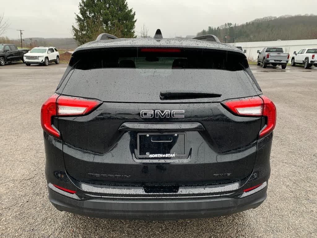 Certified 2023 GMC Terrain SLE w/ Elevation Edition AWD/4WD image 4