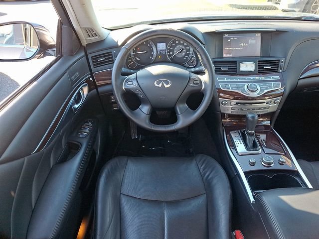 Used 2017 INFINITI Q70 L 3.7 image 11