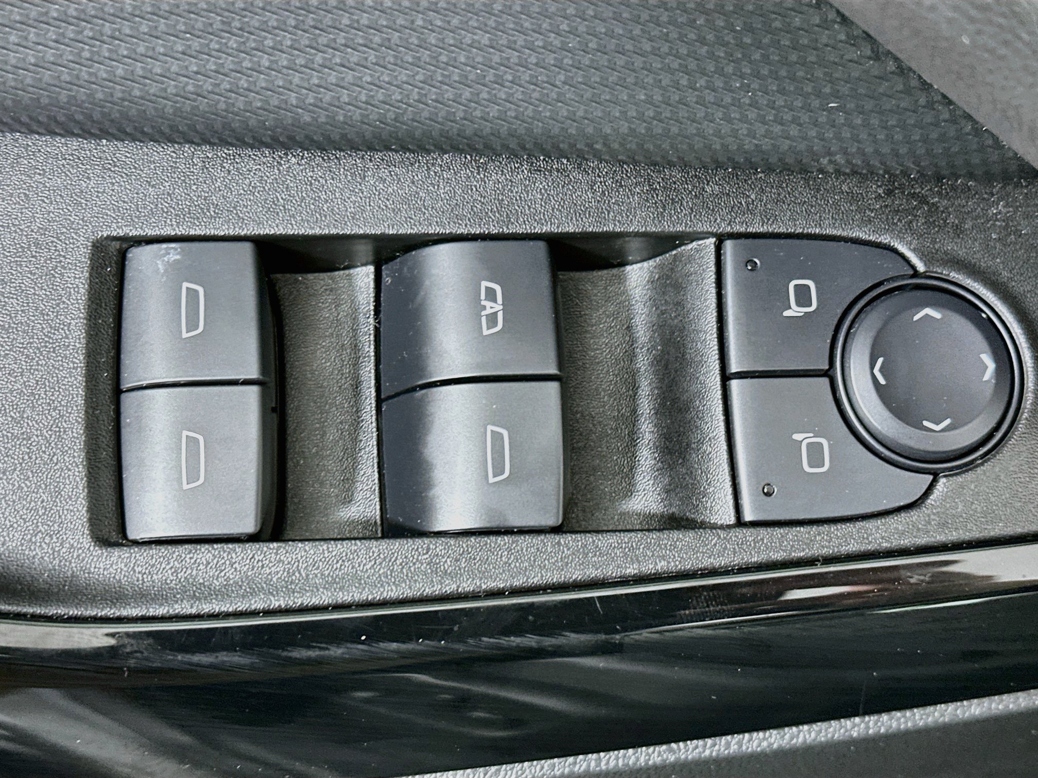 Used 2025 Chevrolet Equinox LT w/ Convenience Package II FWD image 15