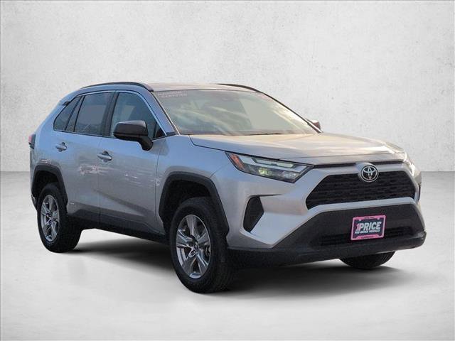 Used 2025 Toyota RAV4 LE AWD/4WD image 3