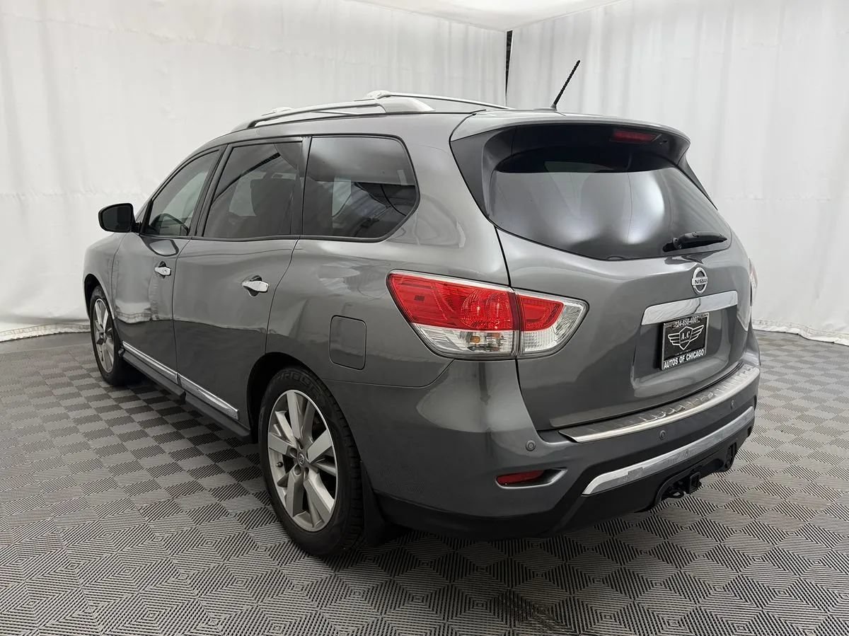 Used 2016 Nissan Pathfinder Platinum w/ Family Entertainment Package FWD image 7
