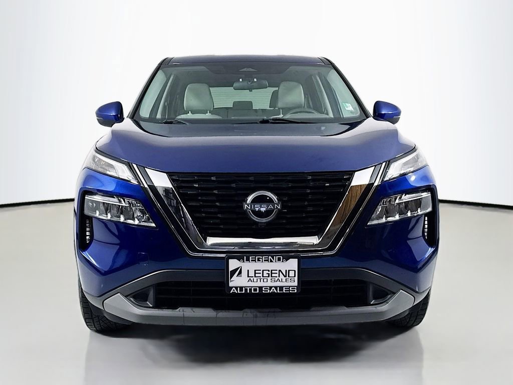 Used 2022 Nissan Rogue SV image 2