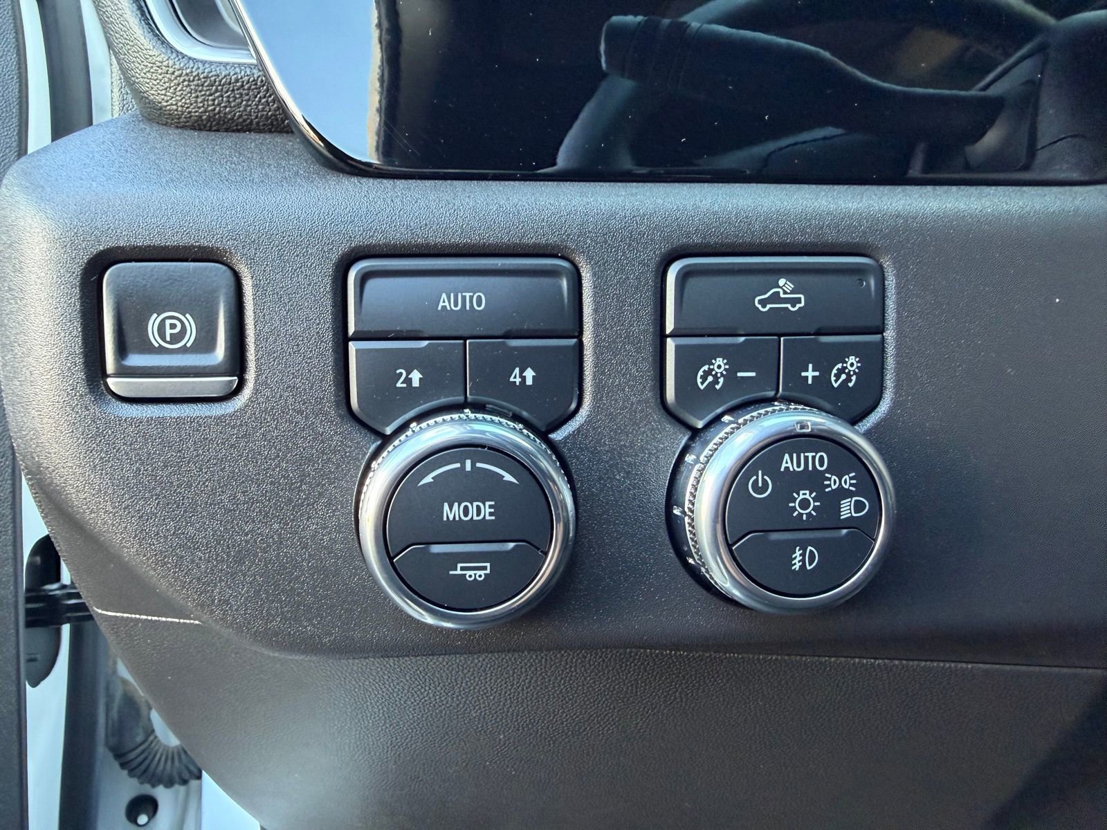 Used 2024 GMC Sierra 1500 Elevation image 18
