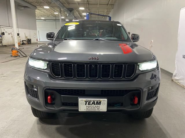 Used 2022 Jeep Grand Cherokee Trailhawk w/ Luxury Tech Group III AWD/4WD image 2