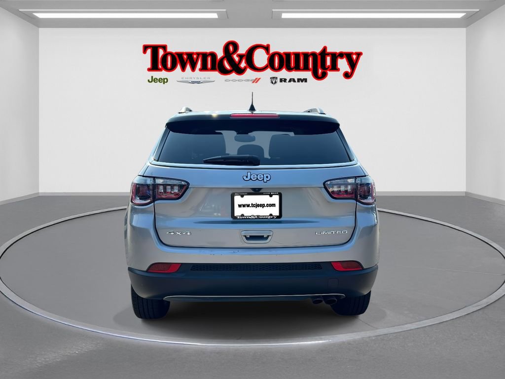 Certified 2022 Jeep Compass Limited w/ Sun and Sound Group AWD/4WD image 5