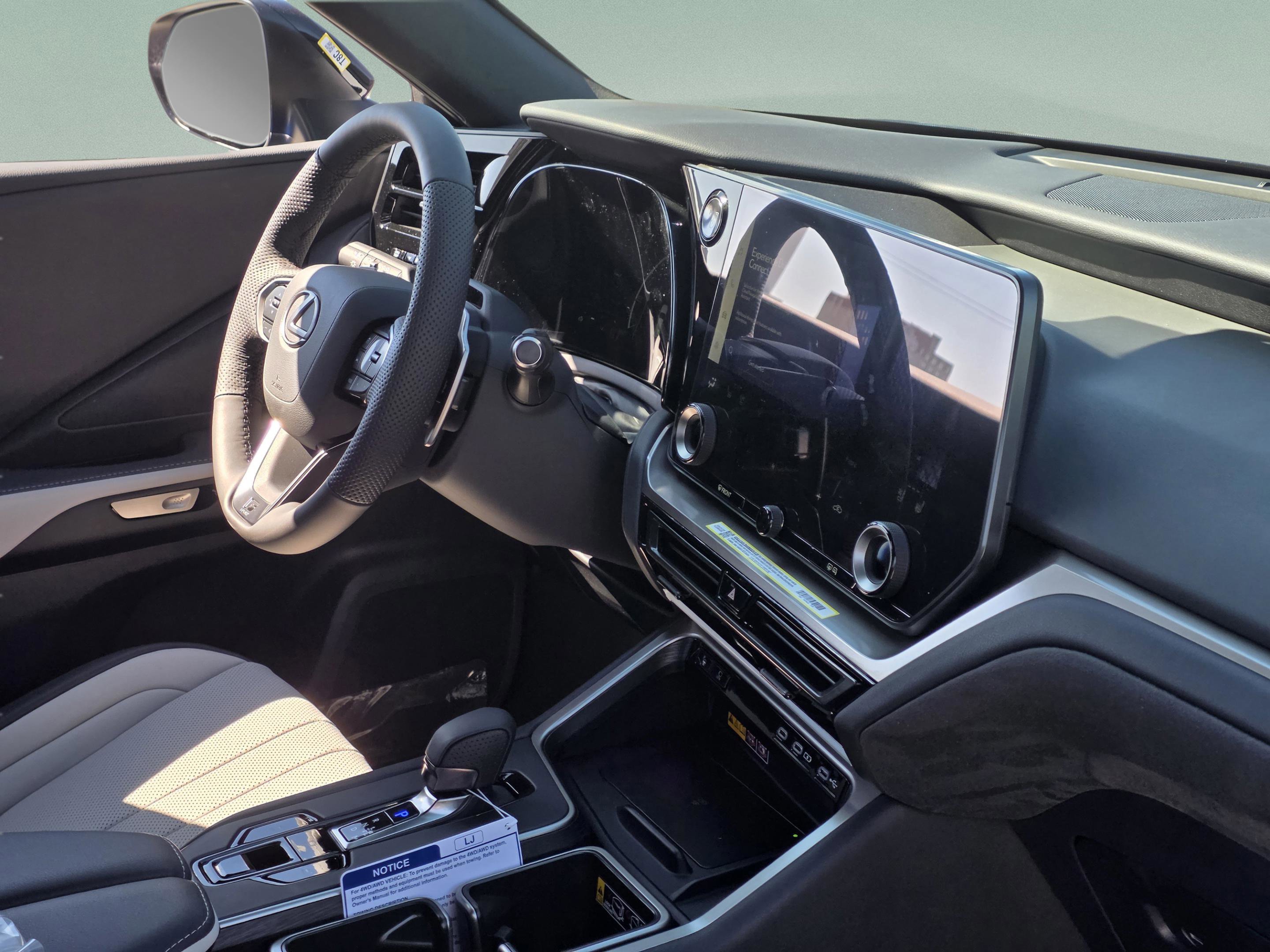 New 2026 Lexus TX 500h AWD image 20