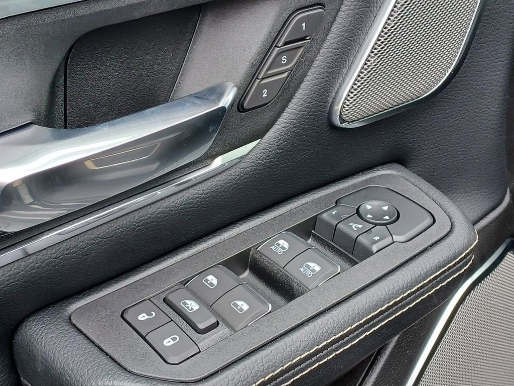 New 2026 RAM 1500 Laramie AWD/4WD image 12
