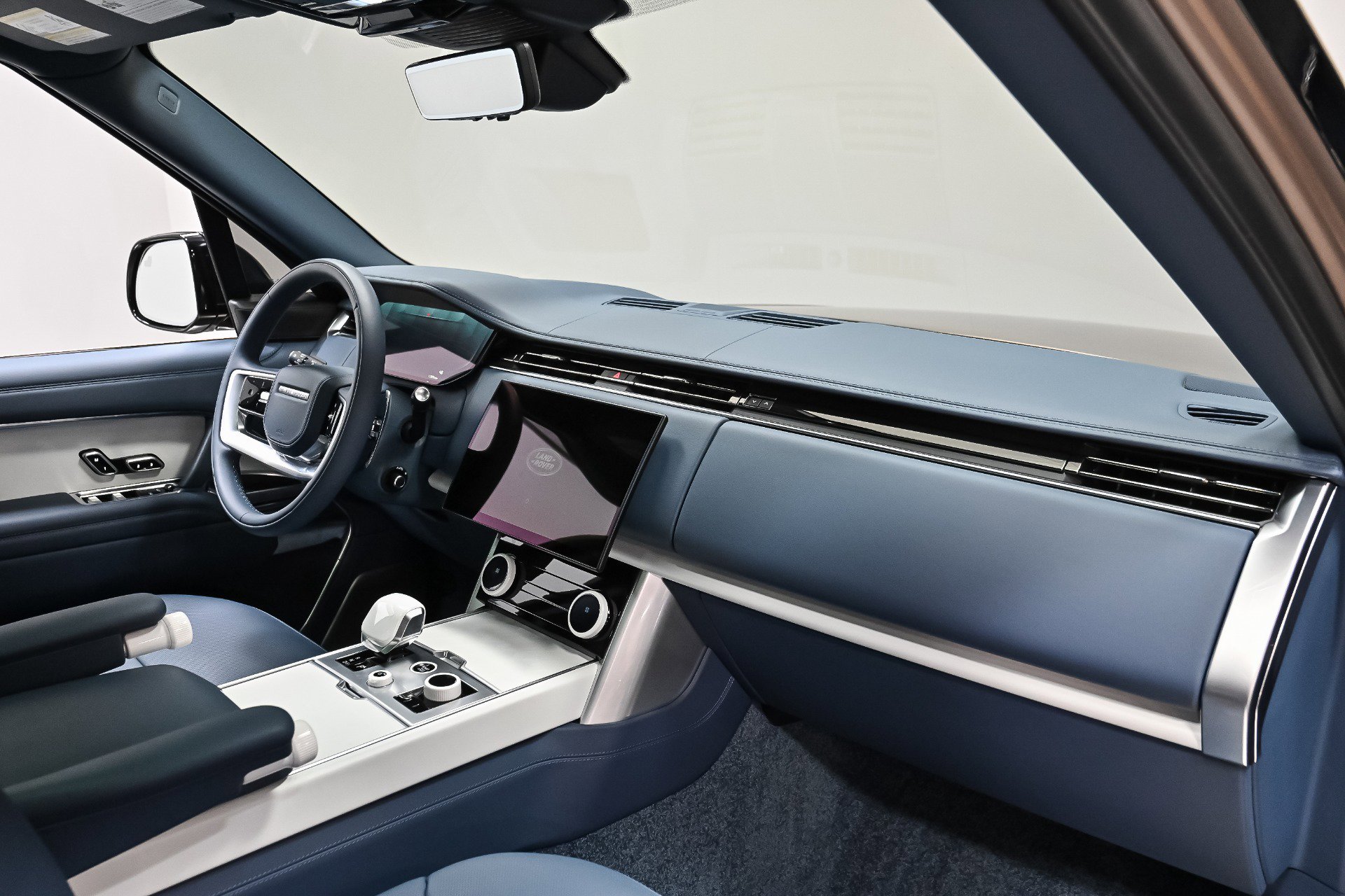 Used 2023 Land Rover Range Rover LWB SV Autobiography image 57