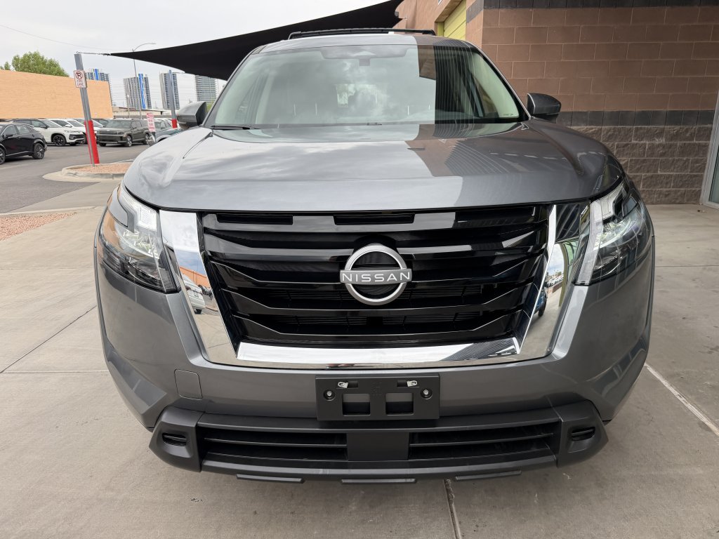 Used 2025 Nissan Pathfinder SV FWD image 10