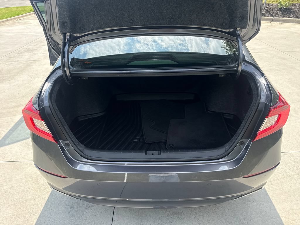 Used 2020 Honda Accord Touring image 32