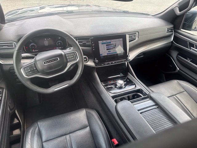 Used 2024 Jeep Wagoneer L Series II AWD/4WD image 8