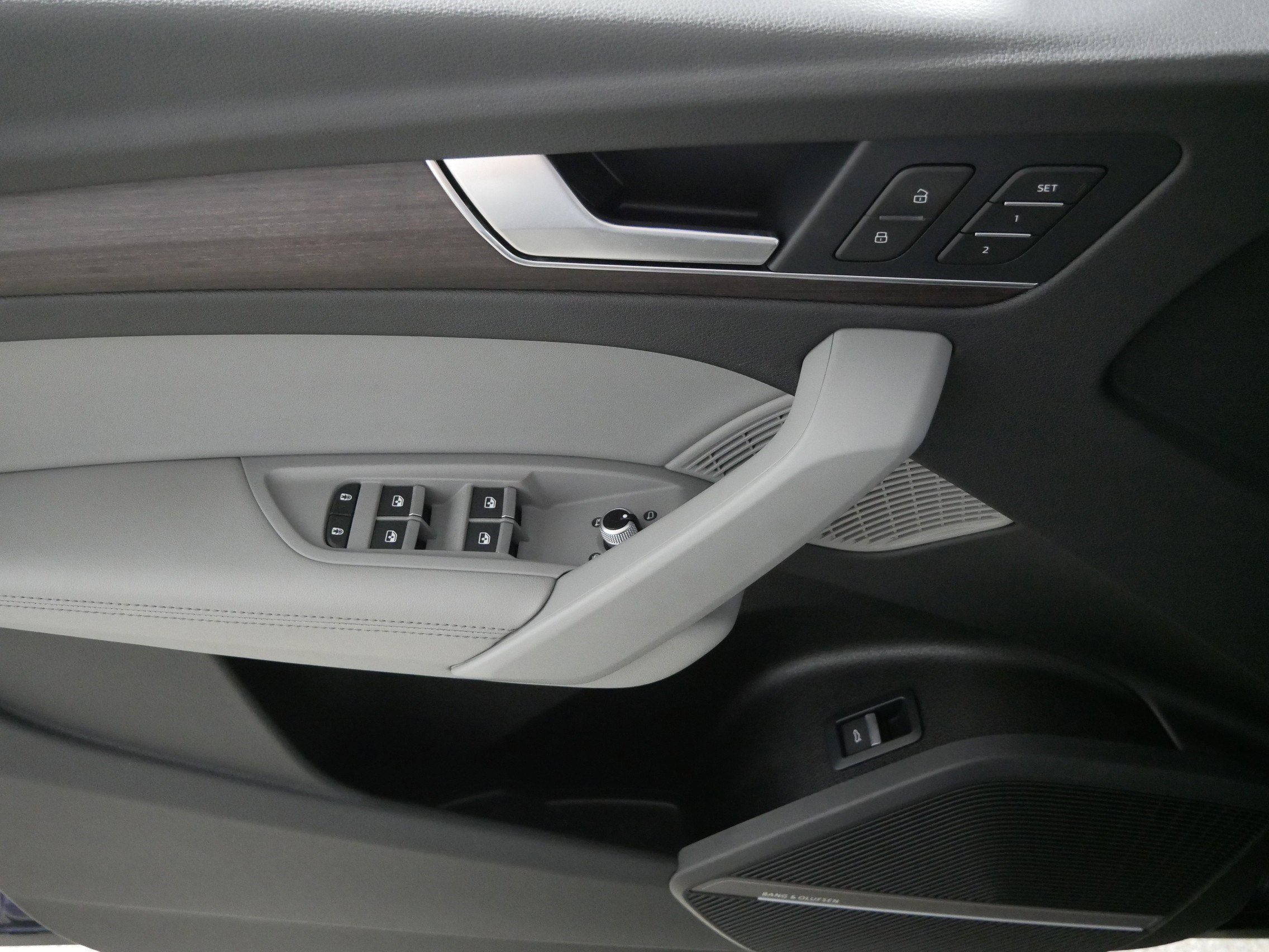 Used 2021 Audi Q5 Premium Plus w/ Premium Plus Package image 19