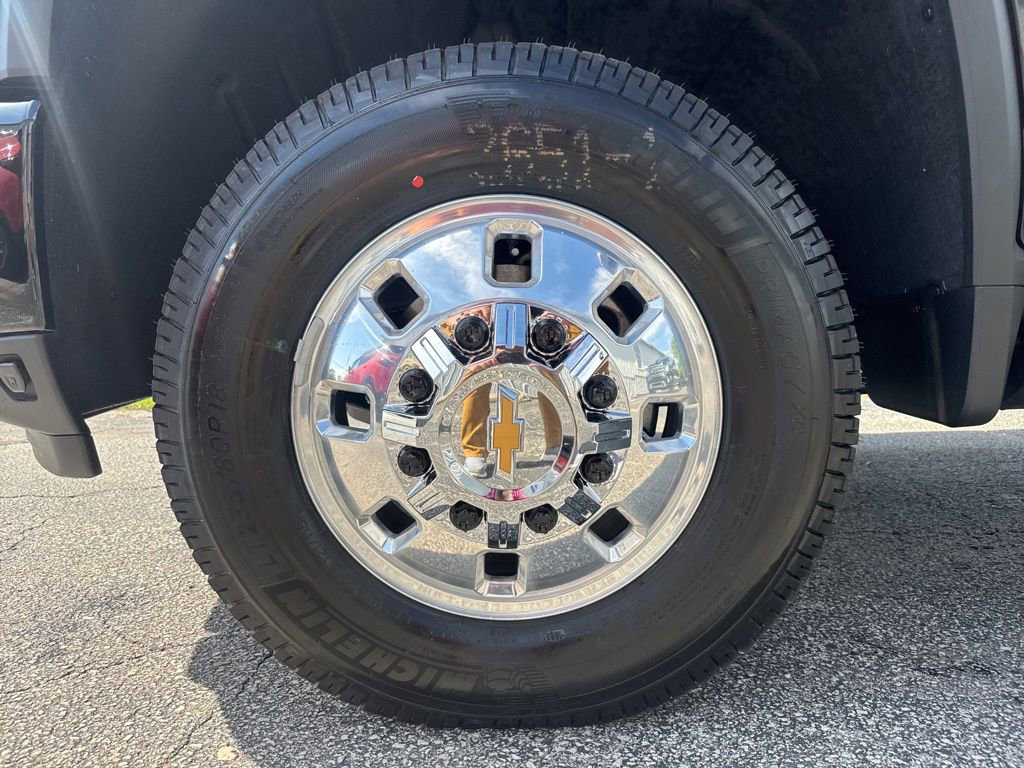 New 2026 Chevrolet Silverado 3500 High Country w/ Technology Package AWD/4WD image 12
