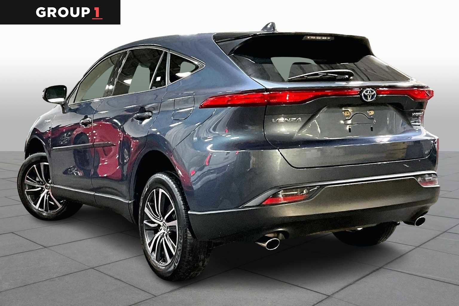 Certified 2021 Toyota Venza LE image 11