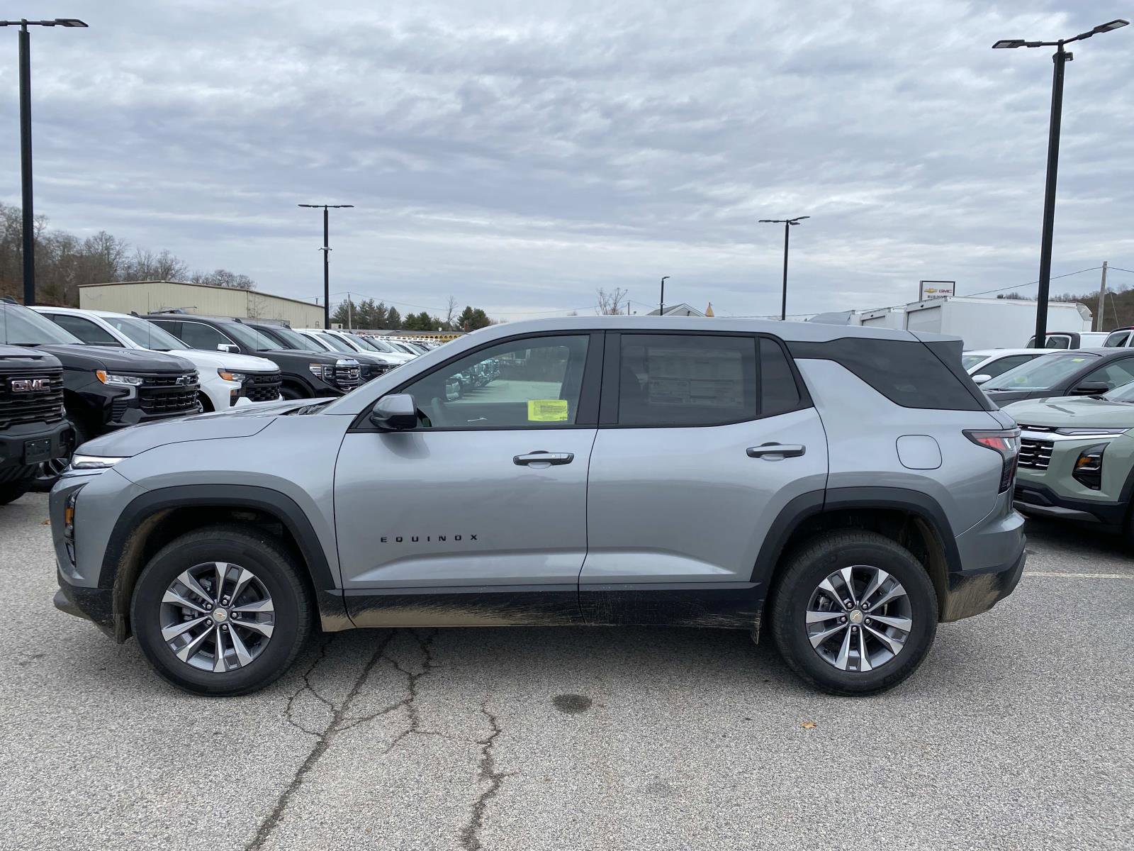 Used 2026 Chevrolet Equinox LT w/ Convenience Package II AWD/4WD image 2