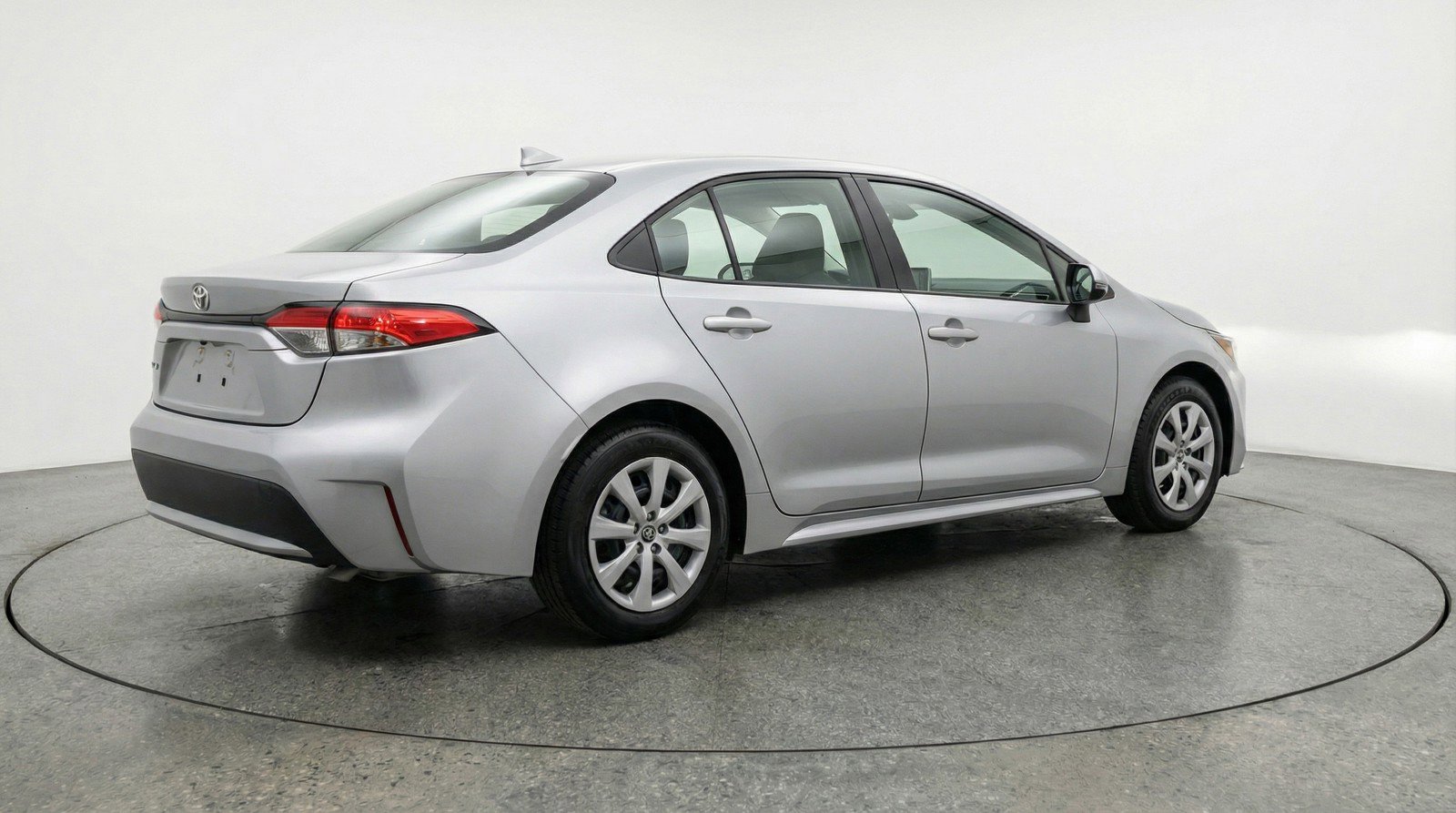 Used 2025 Toyota Corolla LE FWD image 9