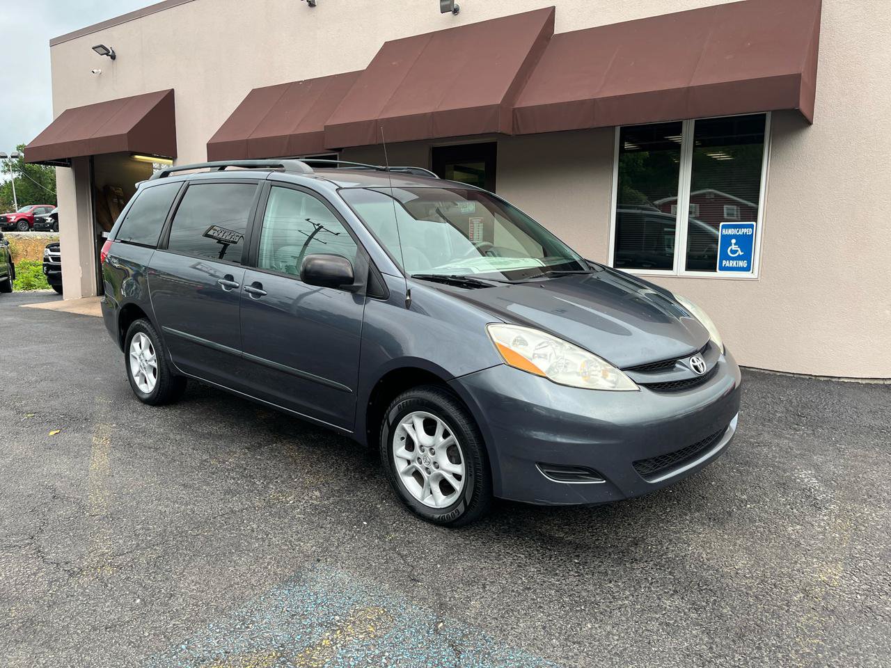 Used 2006 Toyota Sienna LE AWD/4WD image 3