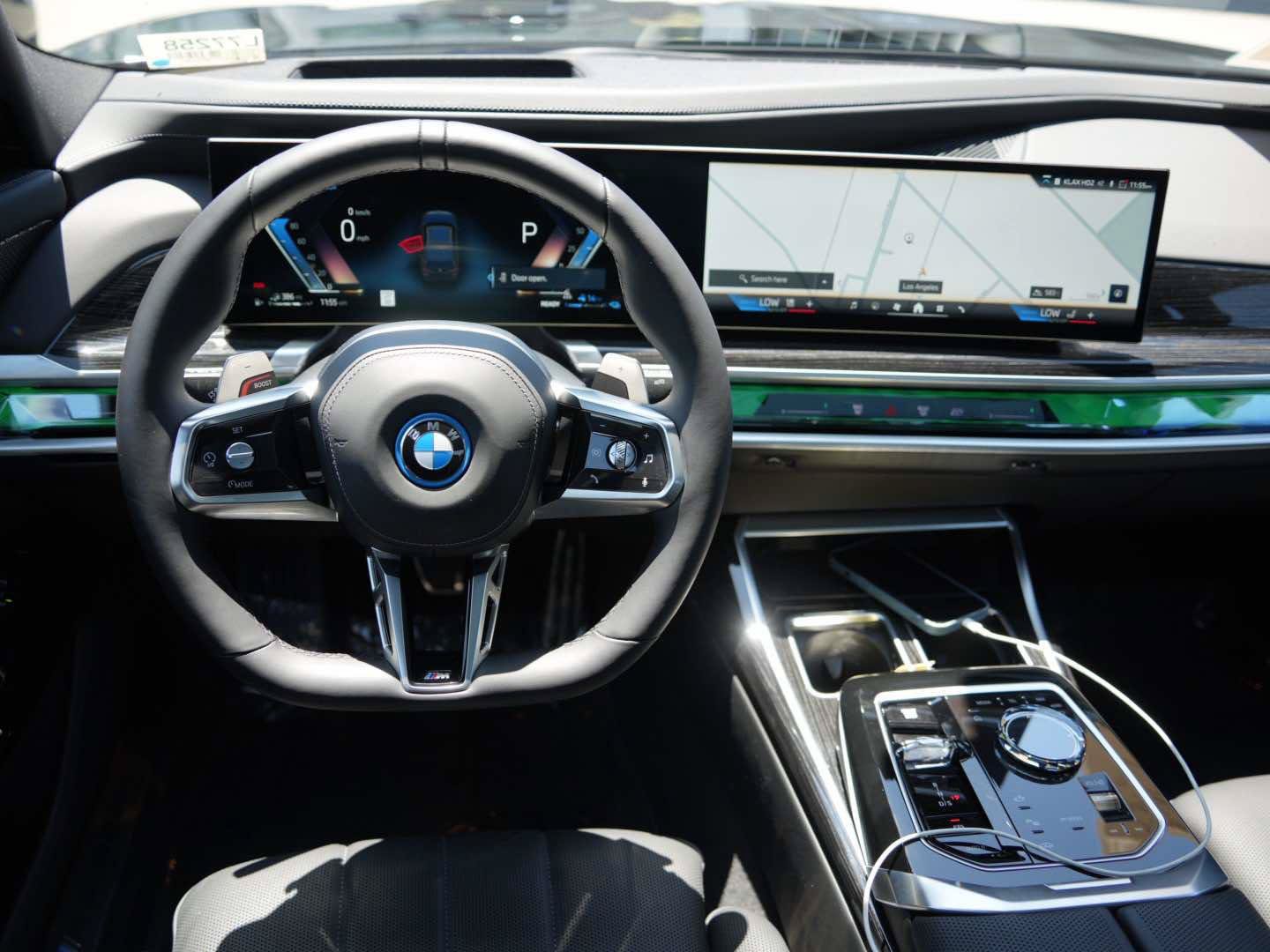 Used 2026 BMW 750e xDrive w/ Premium Package AWD/4WD image 7