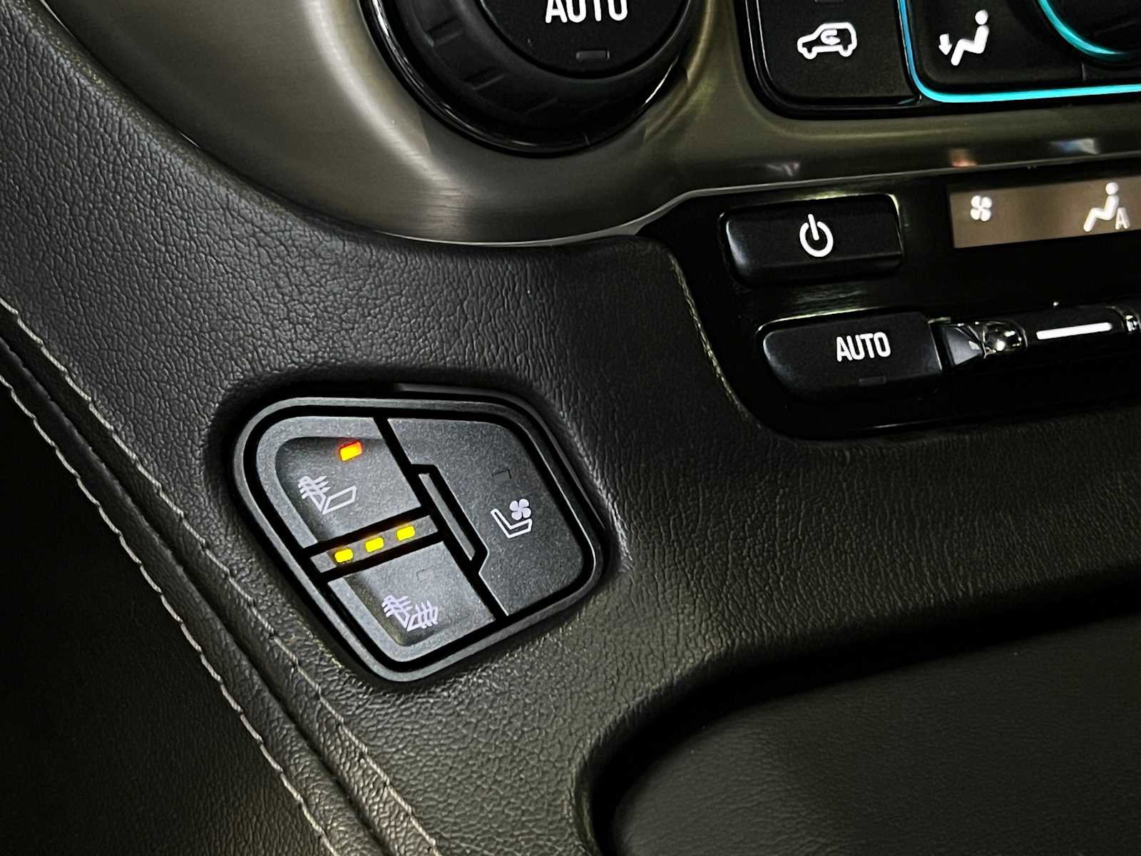 Used 2017 GMC Yukon Denali image 31