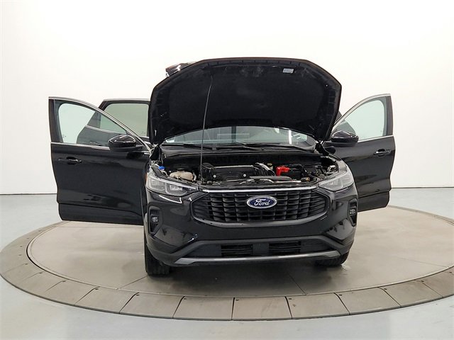 Used 2025 Ford Escape Platinum image 10