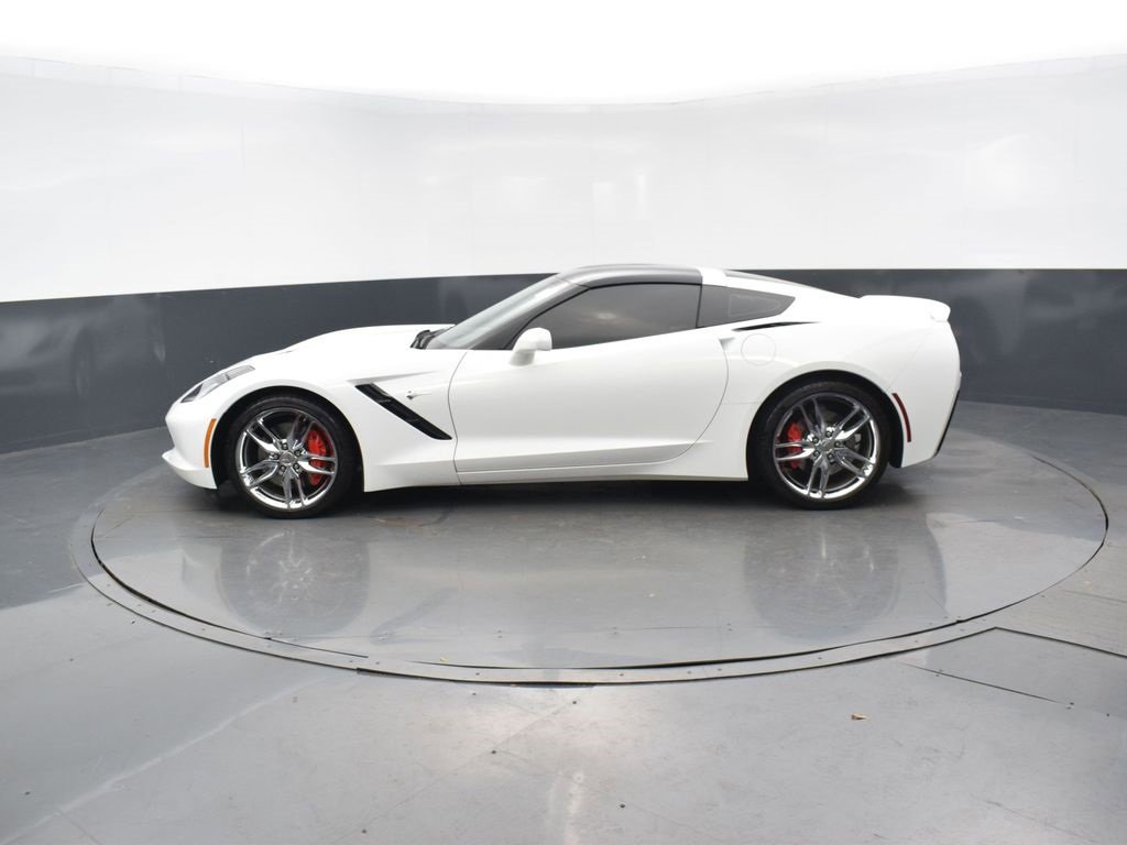 Used 2017 Chevrolet Corvette Stingray Coupe image 2