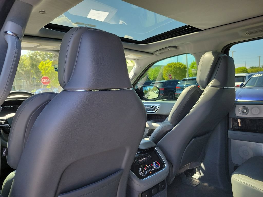 Used 2021 Lincoln Navigator Reserve w/ Luxury Package AWD/4WD image 24