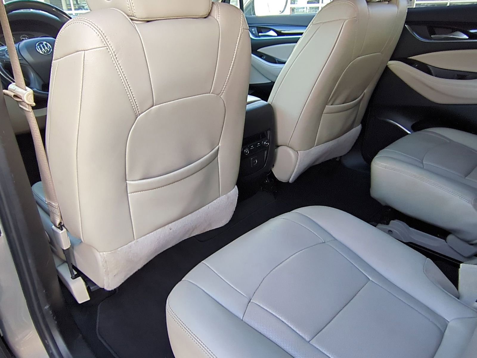 Used 2019 Buick Enclave Essence image 20