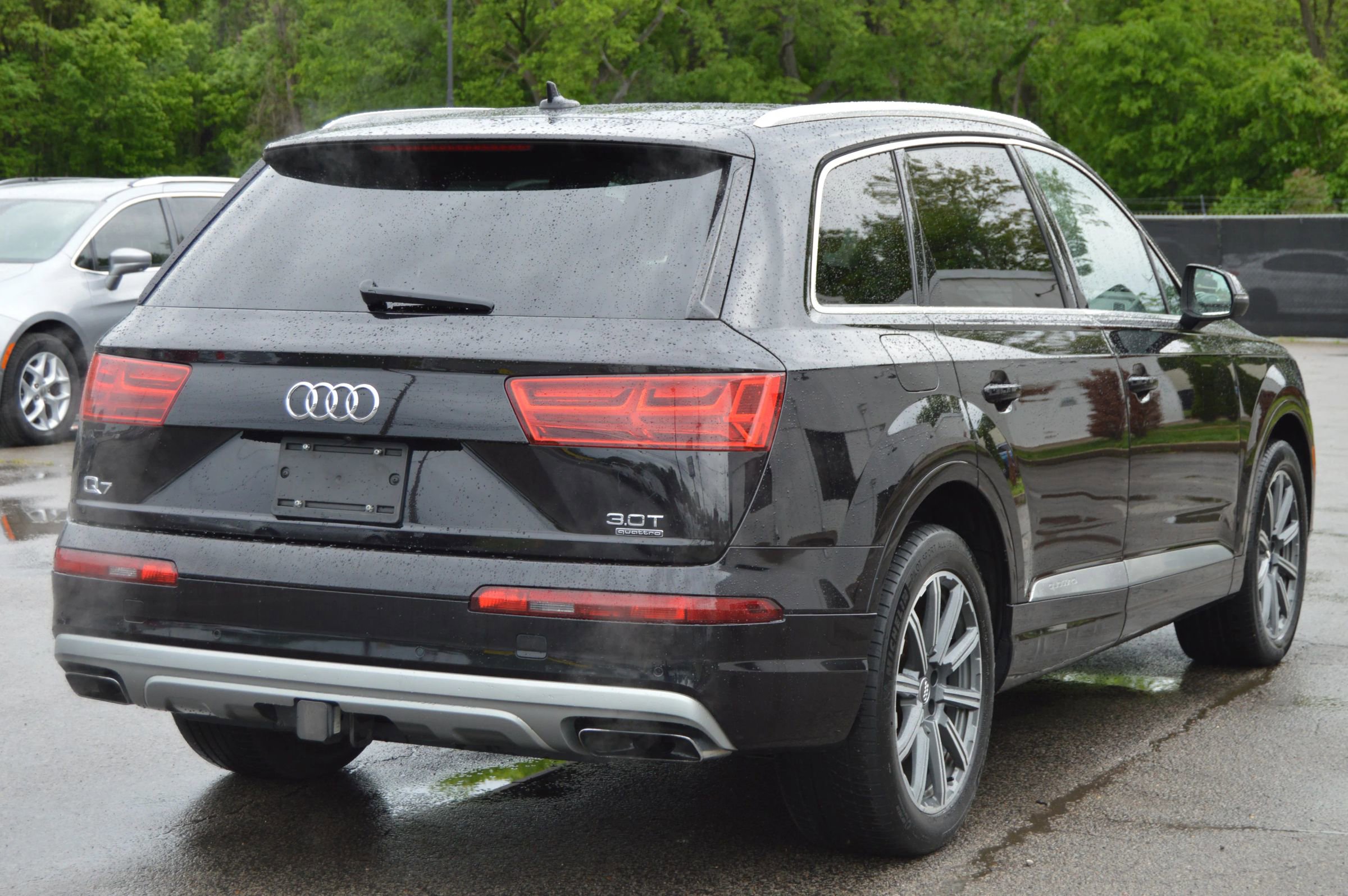 Used 2017 Audi Q7 3.0T Premium Plus w/ Premium Plus Package AWD/4WD image 6