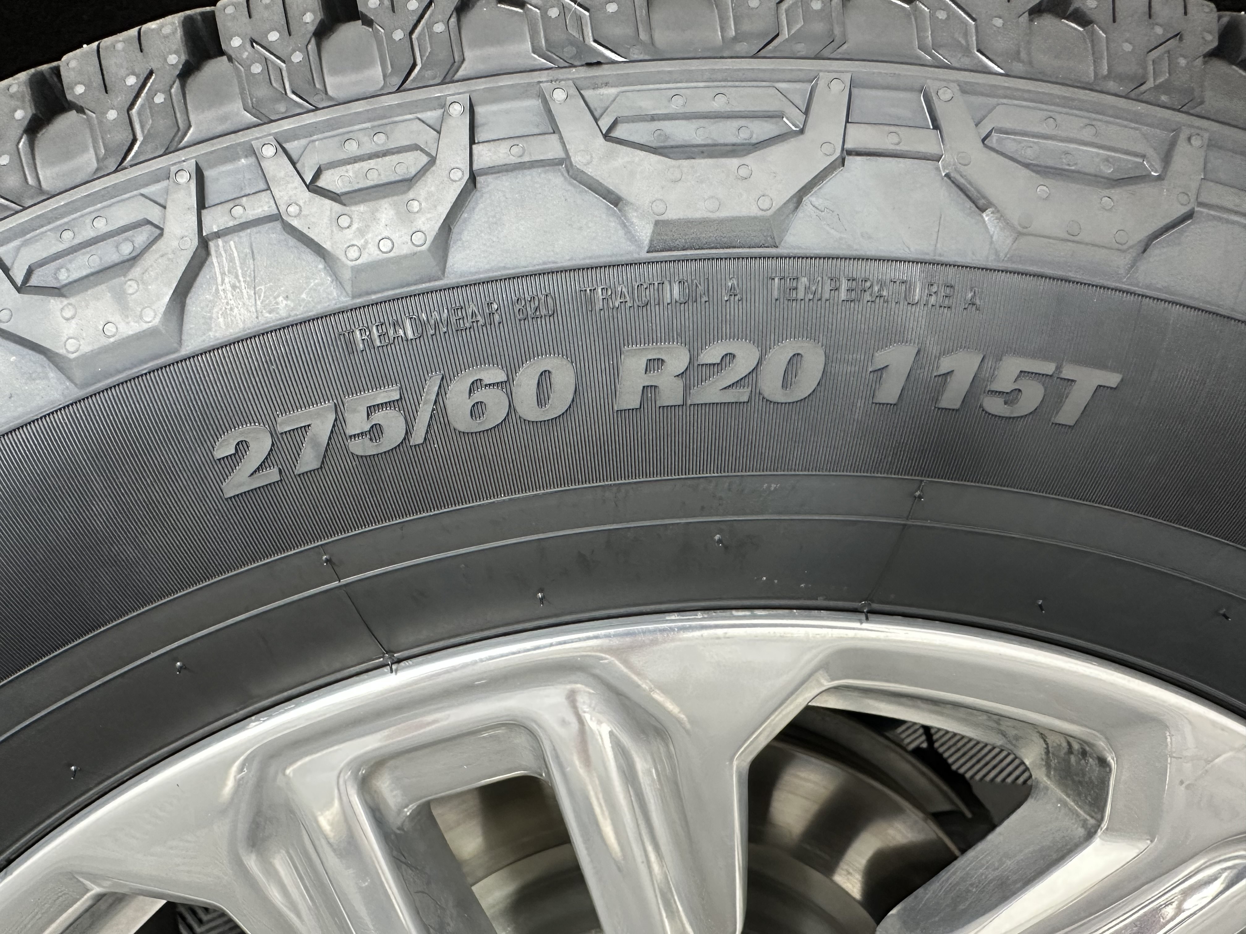 Used 2023 GMC Yukon XL SLT RWD image 9