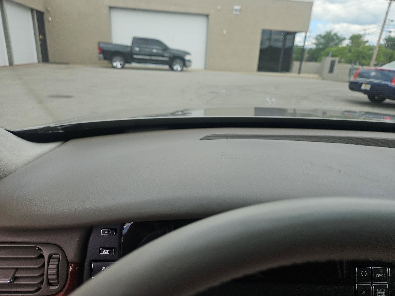 Used 1998 Cadillac De Ville FWD image 30