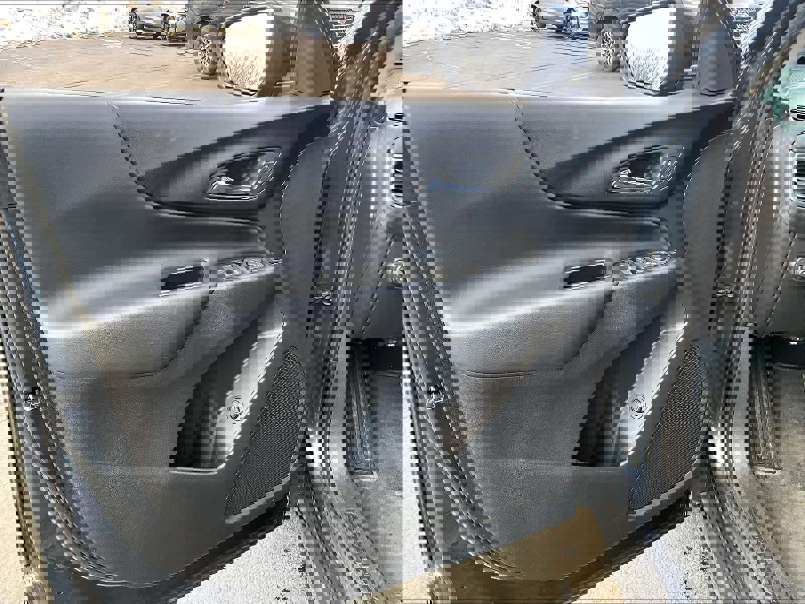 Used 2023 Chevrolet Equinox LT image 9