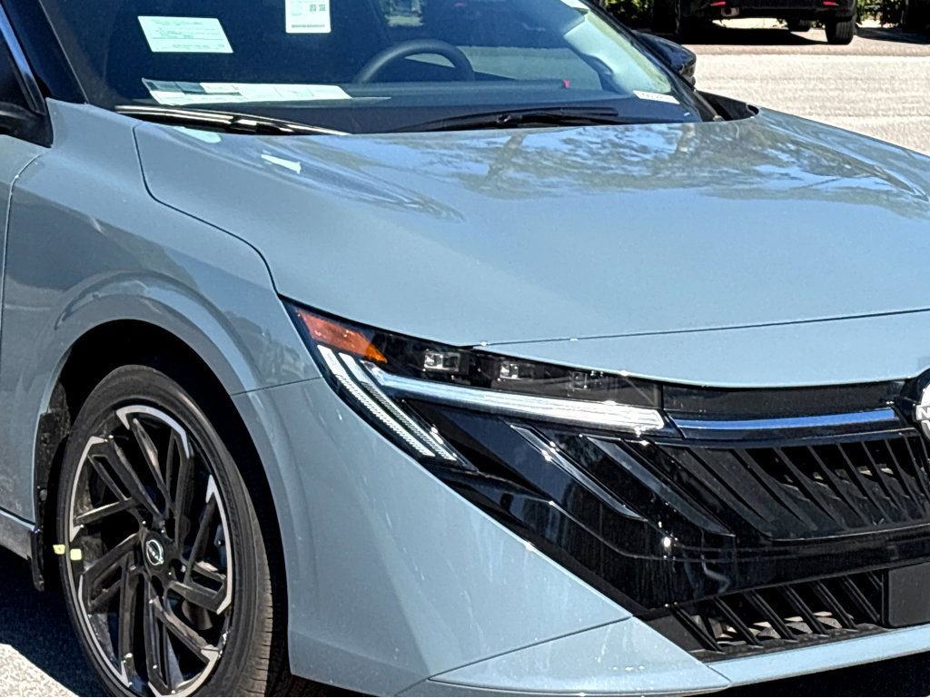 New 2026 Nissan Sentra SR w/ Floor Mat Package FWD image 21