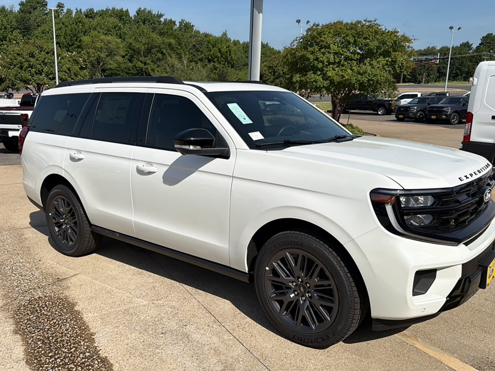 New 2027 Ford Expedition Platinum w/ Stealth Appearance Package